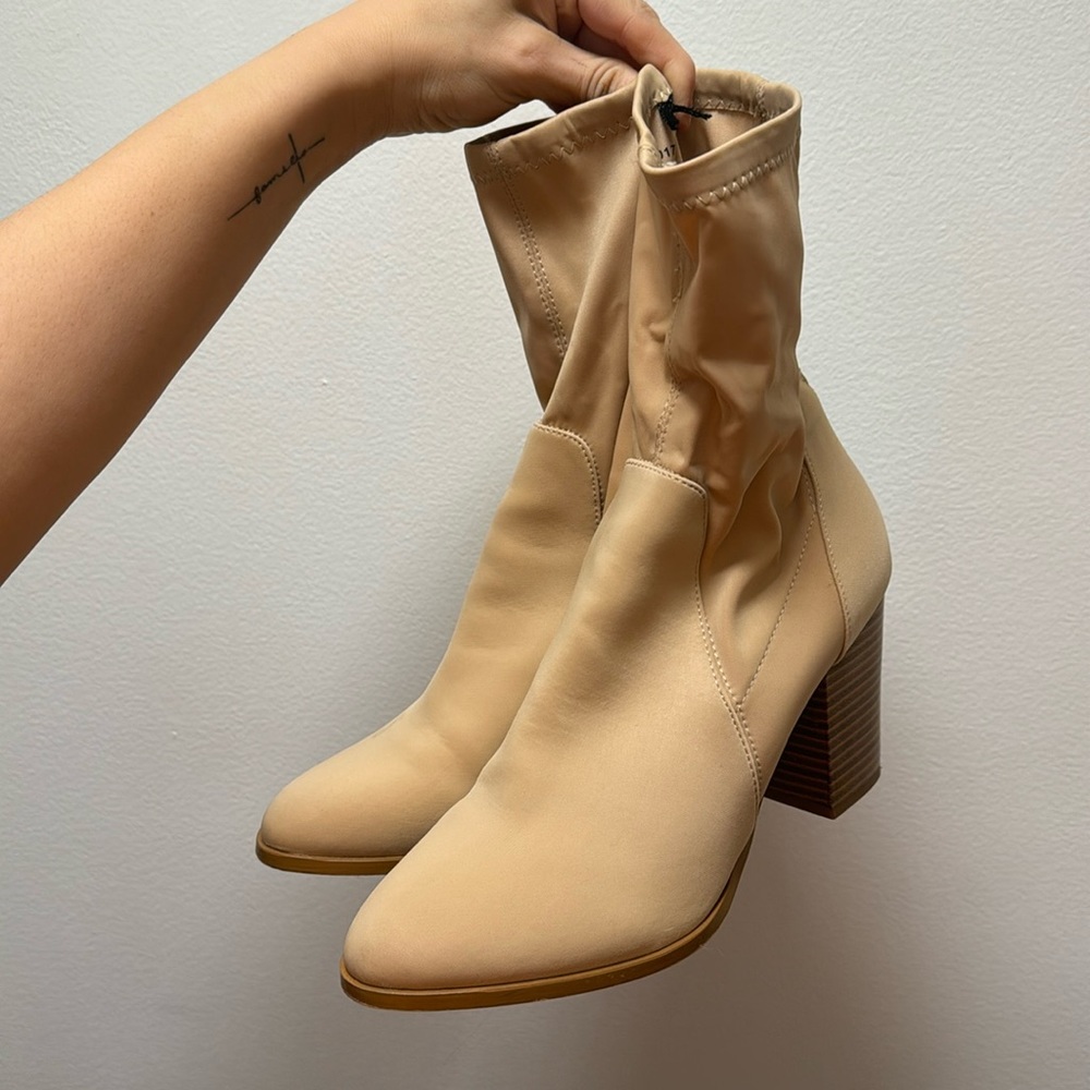 Beige boots 🤎 Size 9
